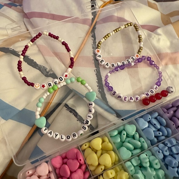 Taylor Swift Eras Tour Friendship Bracelets - Picture 2 of 8